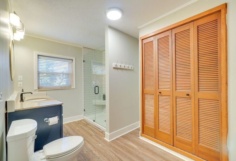 Lakefront Louisville Home Dock, Fire Pit & Grill