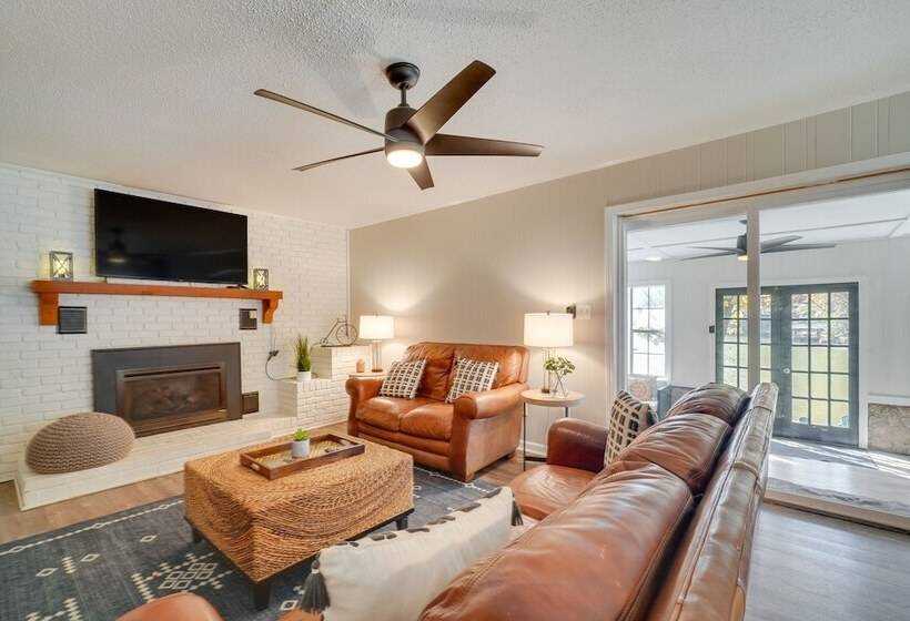 Lakefront Louisville Home Dock, Fire Pit & Grill