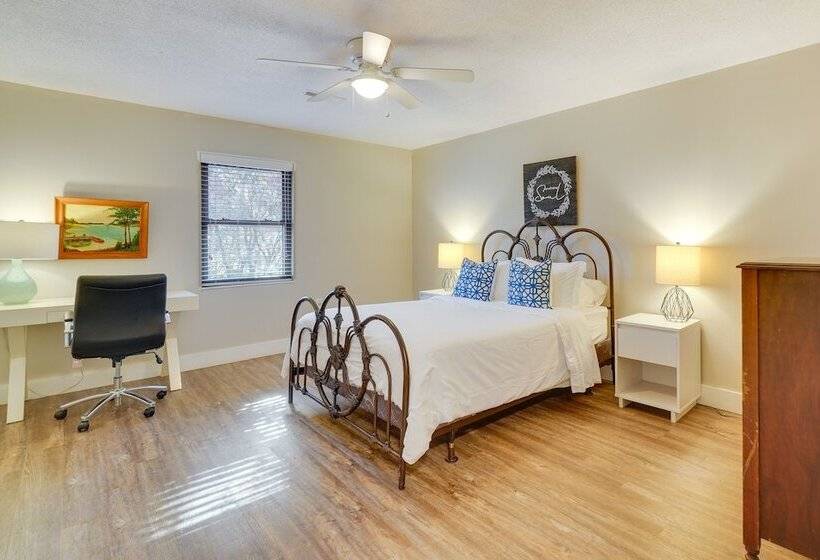 Lakefront Louisville Home Dock, Fire Pit & Grill