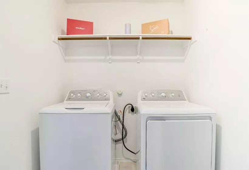 Quiet Home W/ Fenced Yard 12 Mi To Downtown Austin