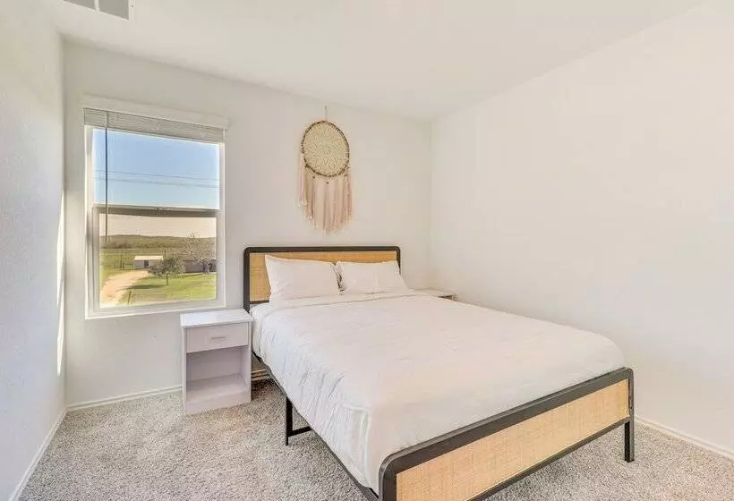 Quiet Home W/ Fenced Yard 12 Mi To Downtown Austin