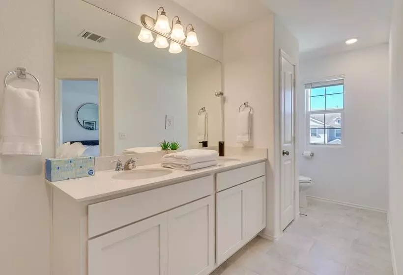 Quiet Home W/ Fenced Yard 12 Mi To Downtown Austin