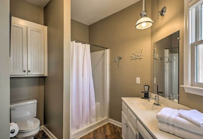 Lavonia Lake House W/ Private Dock & Bonfire!