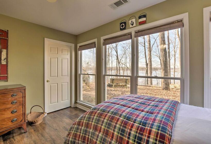 Lavonia Lake House W/ Private Dock & Bonfire!