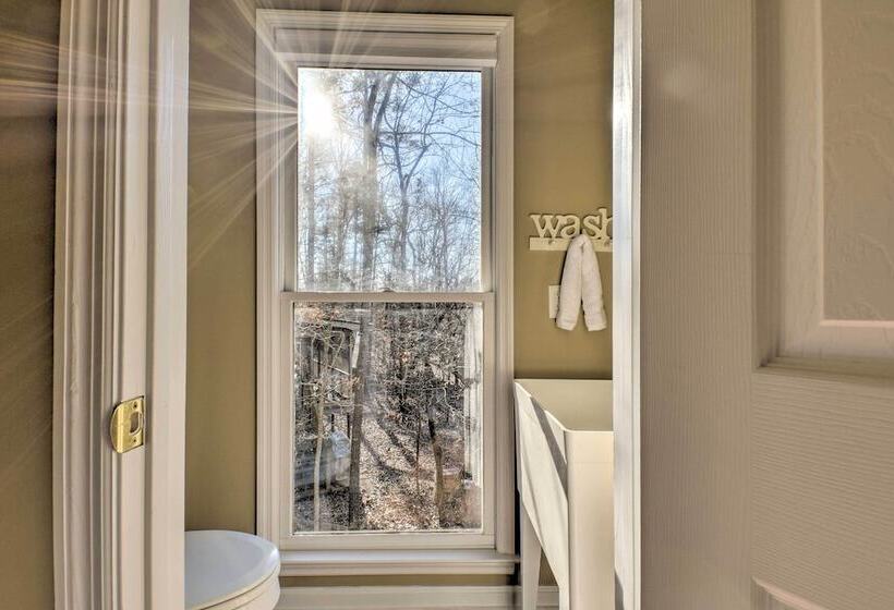 Lavonia Lake House W/ Private Dock & Bonfire!