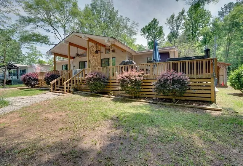 Liberty Lodge : Lakefront Cottage W/ Porch & Dock