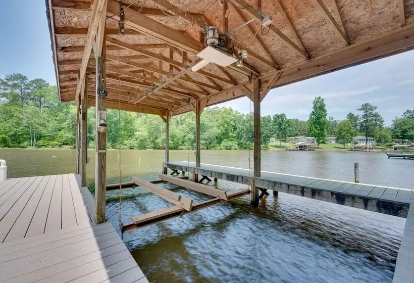 Liberty Lodge : Lakefront Cottage W/ Porch & Dock
