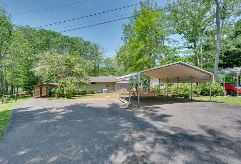 Liberty Lodge : Lakefront Cottage W/ Porch & Dock