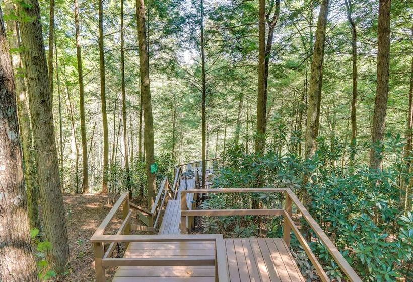 Luxe Fightingtown Creek Cabin: 2 King Suites & Spa