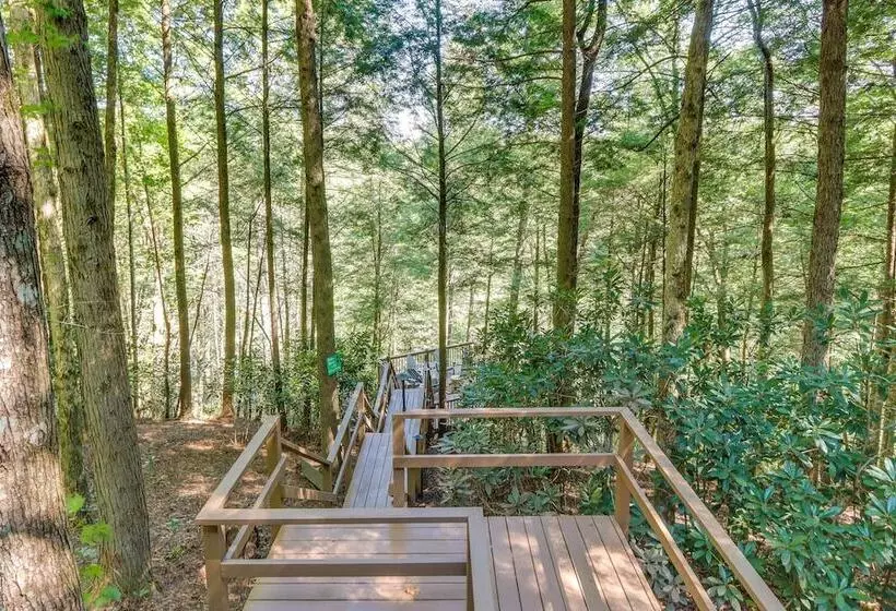 Luxe Fightingtown Creek Cabin: 2 King Suites & Spa