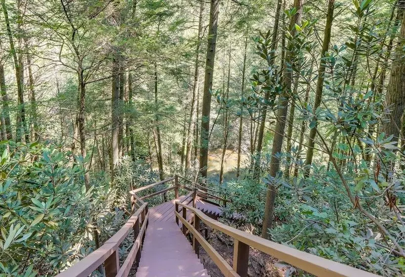 Luxe Fightingtown Creek Cabin: 2 King Suites & Spa