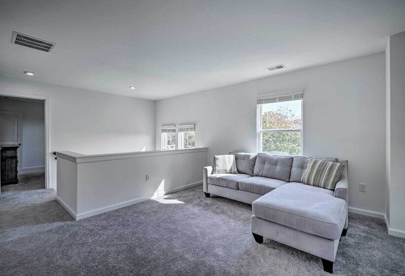 Modern Canton Home: 10 Mi To Lake Allatoona!