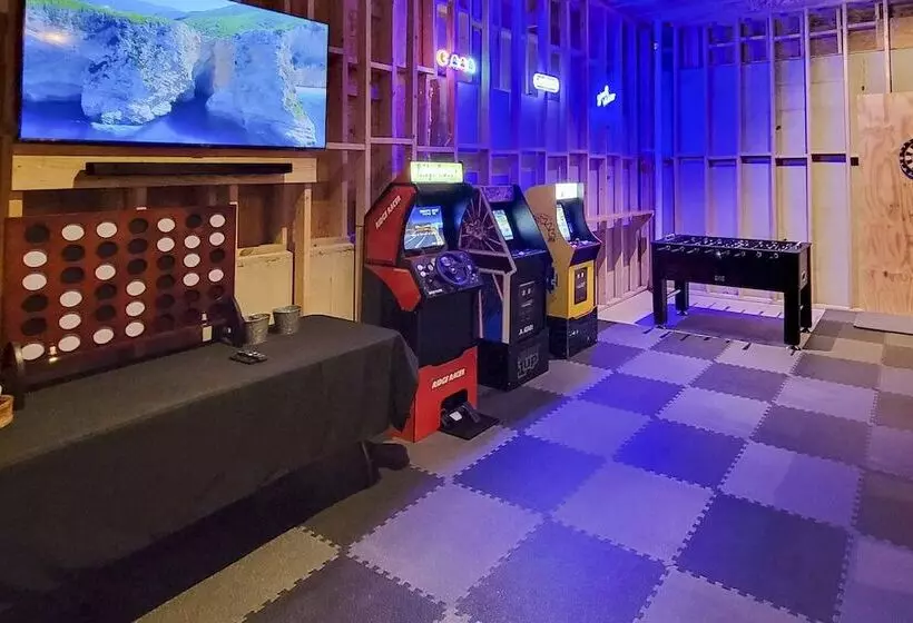 New Construction With Modern Design & Hot Tub!