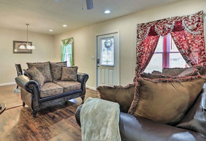 Peaceful Columbus Retreat W/ Deck & Yard!