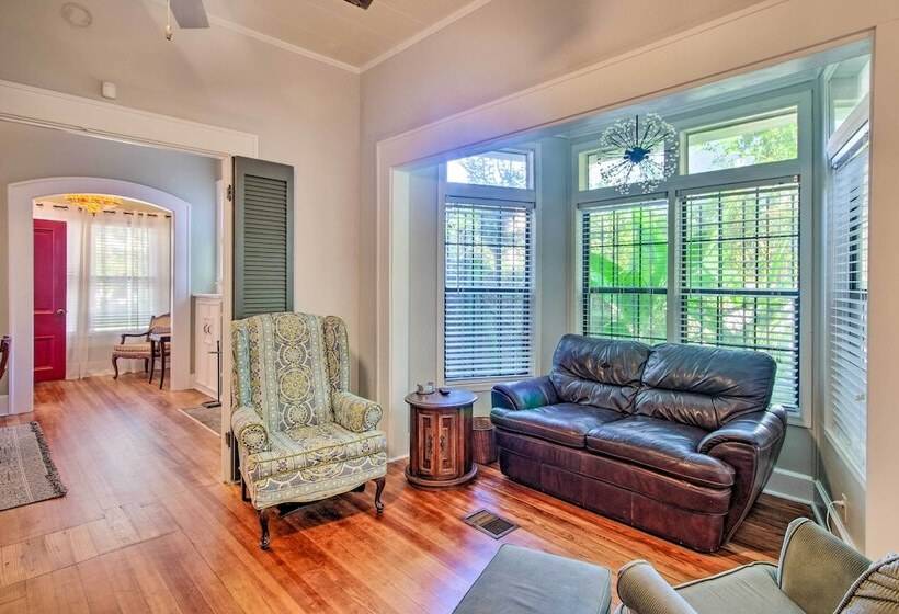 Pet Friendly Natchez Home: Walk To Downtown!