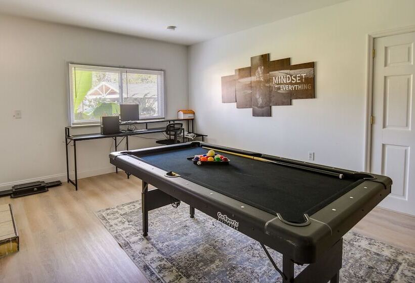 Pet Friendly Norfolk Retreat ~ 7 Mi To Beach!