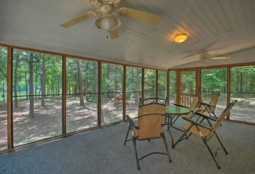 Pet Friendly Toccoa Home W/ Deck + Lake Access!