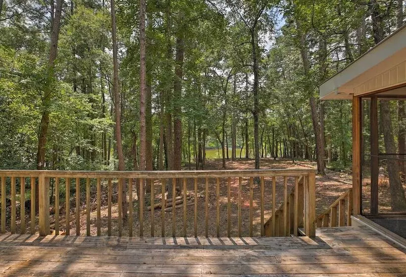 Pet Friendly Toccoa Home W/ Deck + Lake Access!
