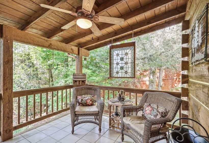 Drifting Feather Mountain Cabin: Waterfront Deck