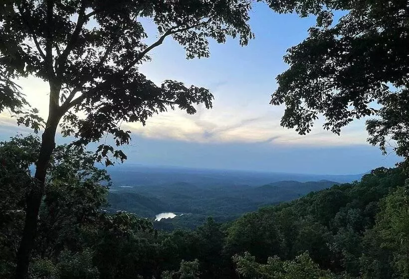 Rustic Ranger Cabin W/ Amazing Mountain Views