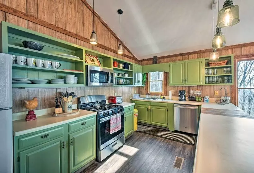 Rustic Ranger Cabin W/ Amazing Mountain Views