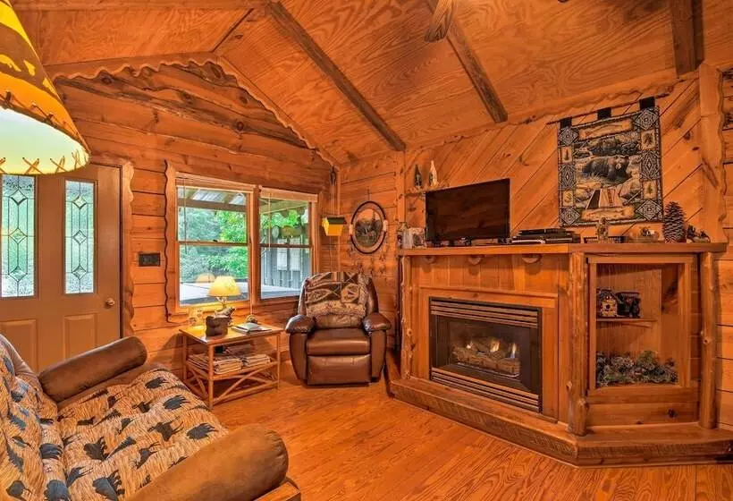 Secluded Family Retreat In Dahlonega W/ Hot Tub!