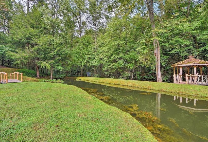 Secluded Family Retreat In Dahlonega W/ Hot Tub!