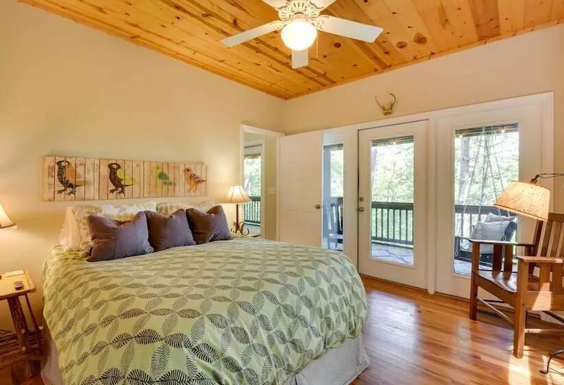 Spacious Georgia Escape W/ Fireplace, Deck & Grill