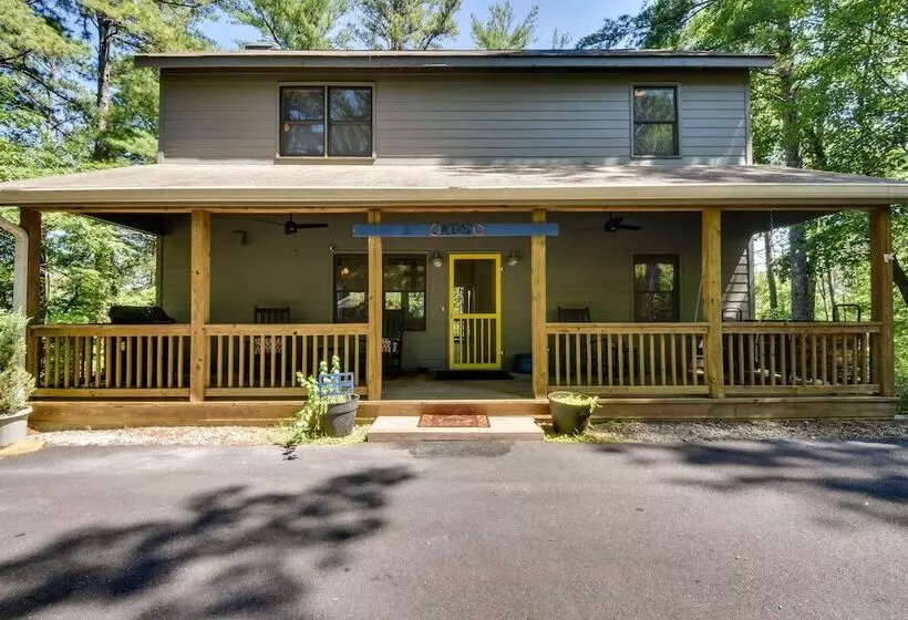 Spacious Georgia Escape W/ Fireplace, Deck & Grill