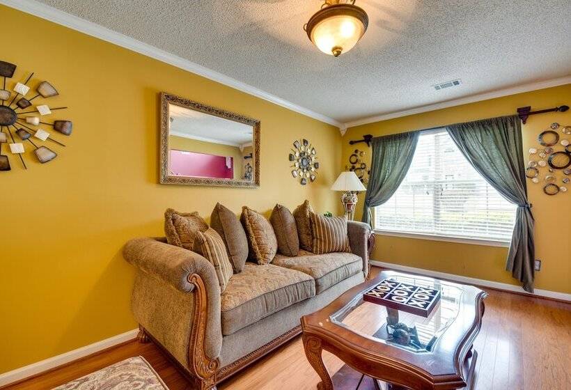 Spacious Fairburn Home: 1 Mi To Cedar Grove Lake!