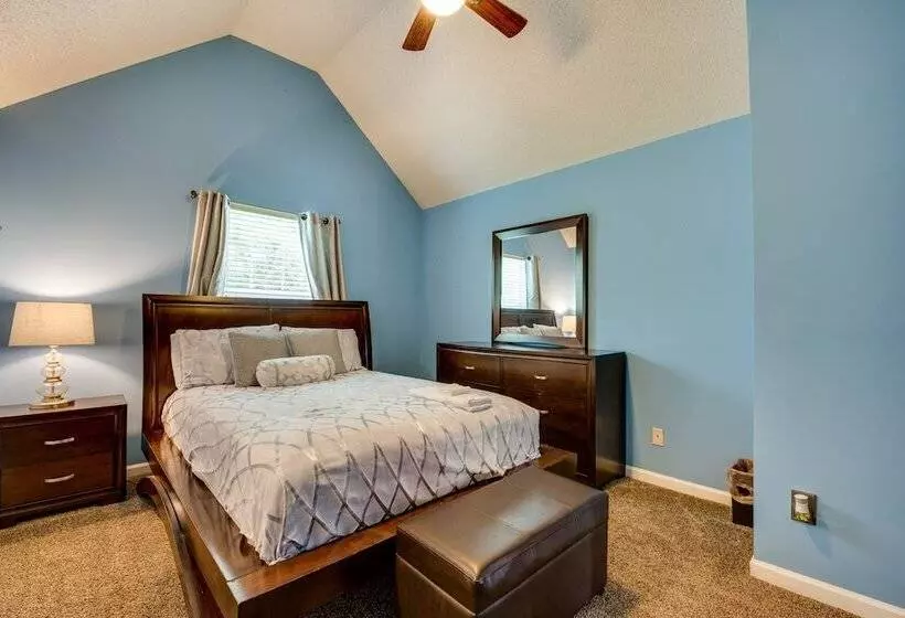 Spacious Fairburn Home: 1 Mi To Cedar Grove Lake!