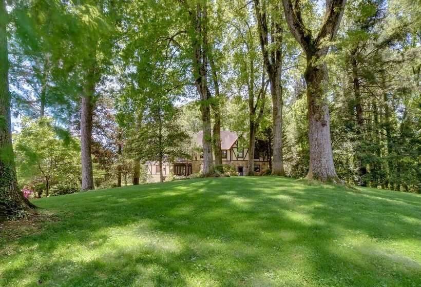 Stunning Clayton Tudor Home   Close To Downtown!