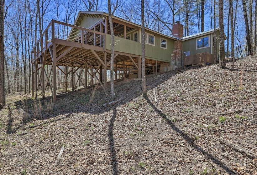 Stunning Culloden Cabin With Deck & Creek View!