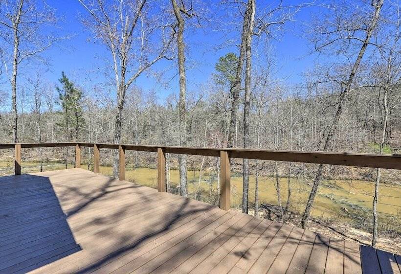 Stunning Culloden Cabin With Deck & Creek View!
