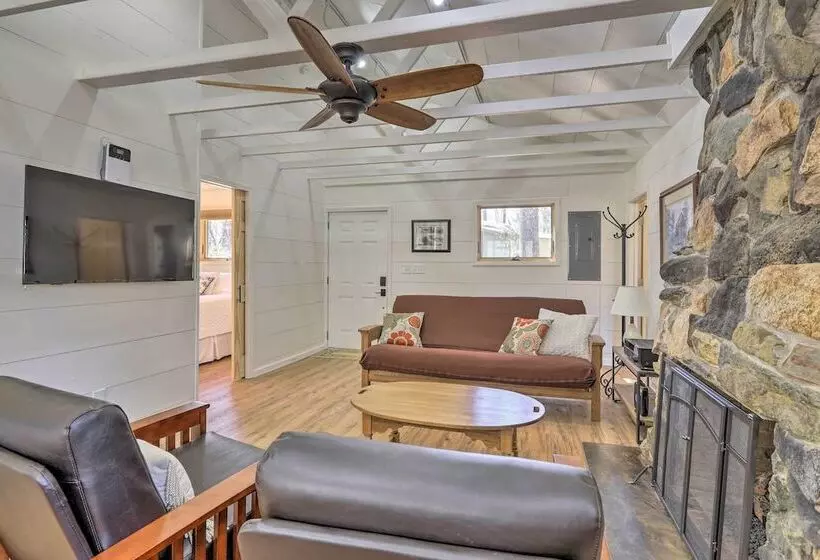 Stunning Culloden Cabin With Deck & Creek View!