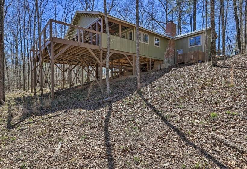 Stunning Culloden Cabin With Deck & Creek View!