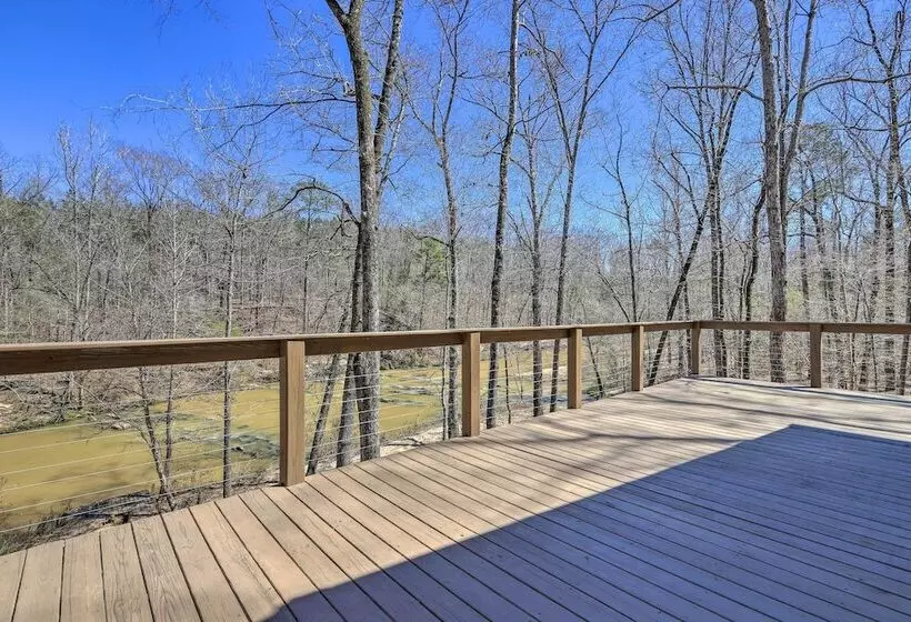 Stunning Culloden Cabin With Deck & Creek View!