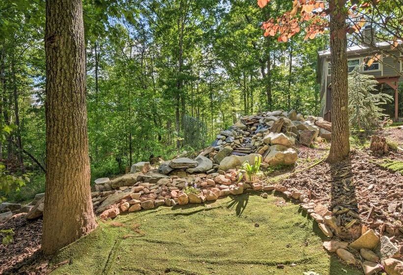 Pet Friendly Clarkesville Cabin Rental Near Helen!