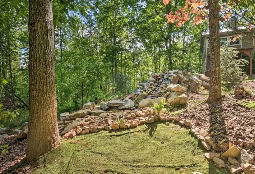 Pet Friendly Clarkesville Cabin Rental Near Helen!