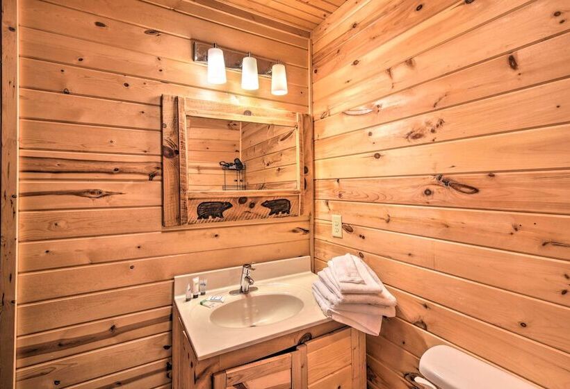 Pet Friendly Clarkesville Cabin Rental Near Helen!