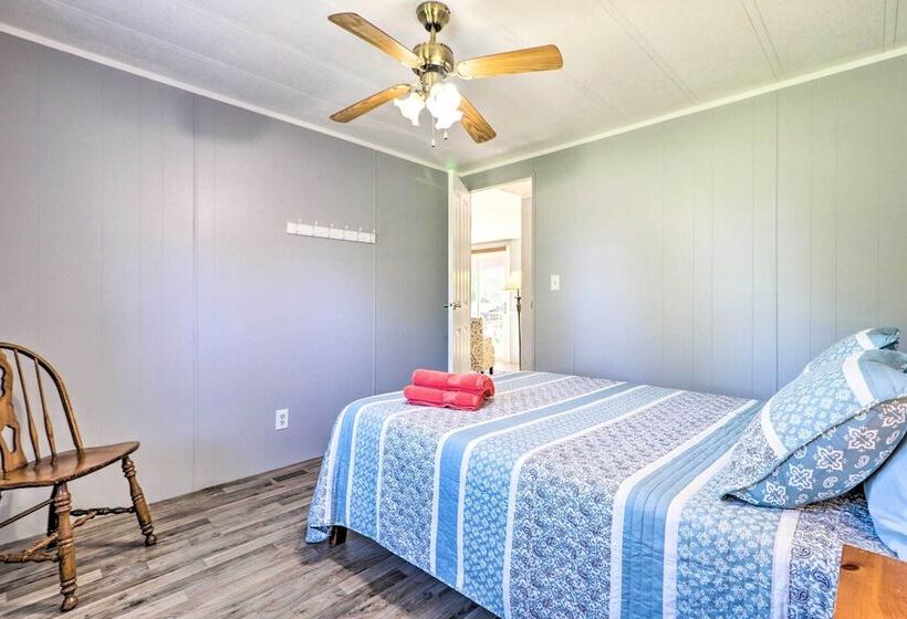 Updated Lake Sinclair Home W/ Dock Access!