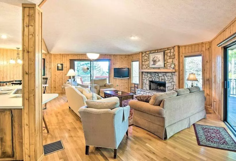 Woodsy Sky Valley Cottage, 8 Mi To Dillard!