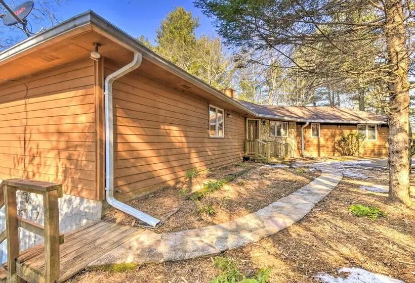 Woodsy Sky Valley Cottage, 8 Mi To Dillard!
