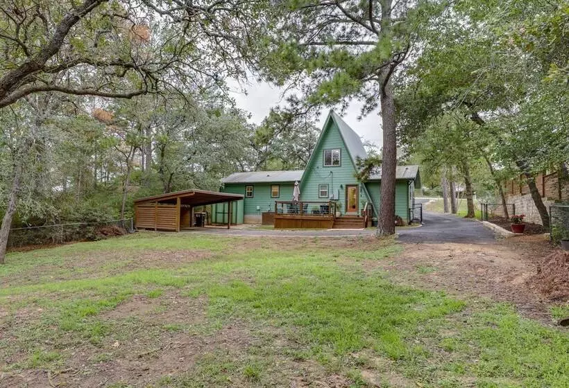 A Frame Cottage W/ Deck ~ 5 Mi To Lake Bastrop!