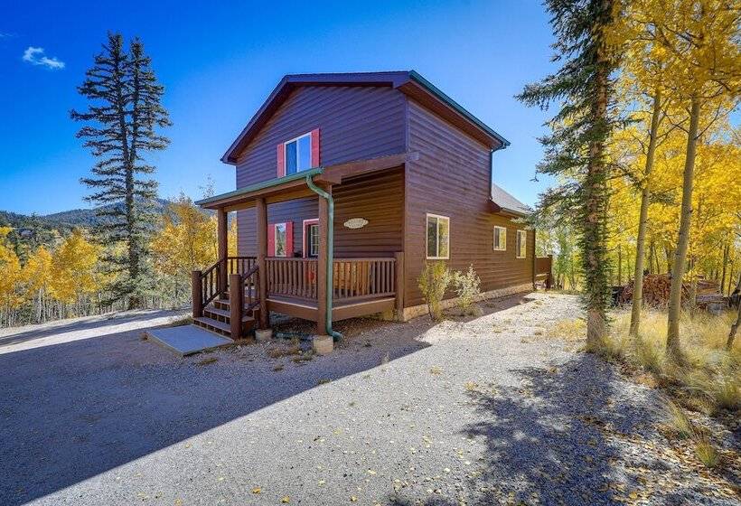 Beautiful Jefferson Cabin: Fire Pit, Grill, Views!