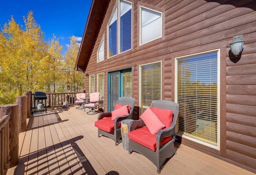 Beautiful Jefferson Cabin: Fire Pit, Grill, Views!