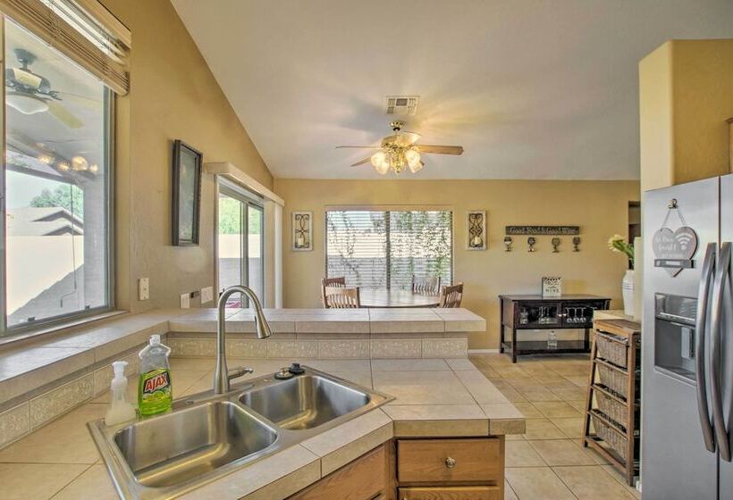 Comfortable Phoenix Area Home On Golf Course!