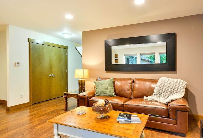 Dog Friendly Milwaukie Home: 9 Mi To Dtwn Portland