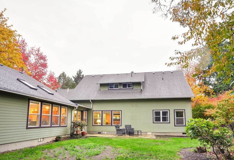 Dog Friendly Milwaukie Home: 9 Mi To Dtwn Portland