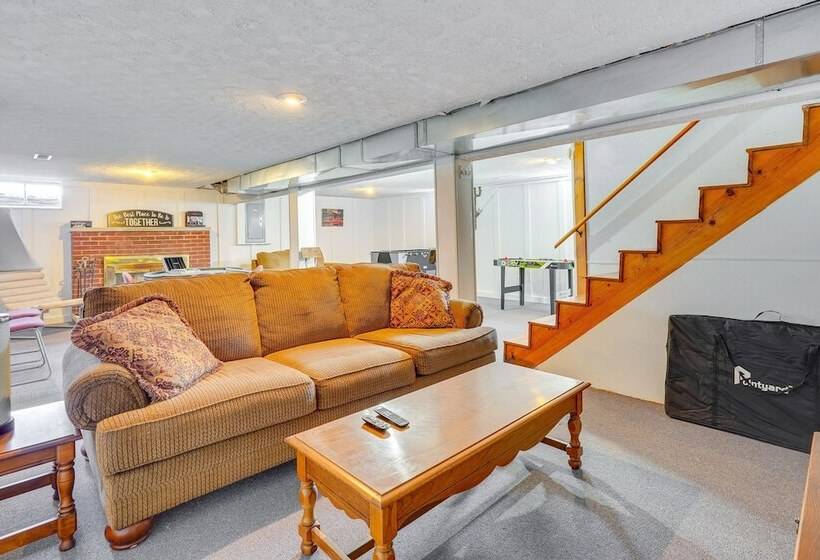 Hocking Hills Hideaway W/ Hot Tub & Fire Pit!